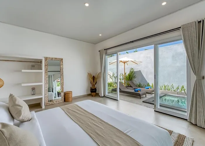 Frangipani 3 *